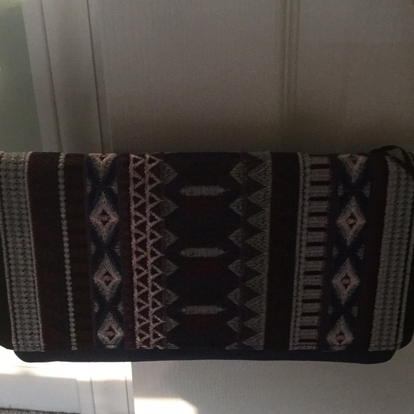 SOLD !!! NWT Aztec Suede Crossbody chain strapSO - Picture 9 of 12